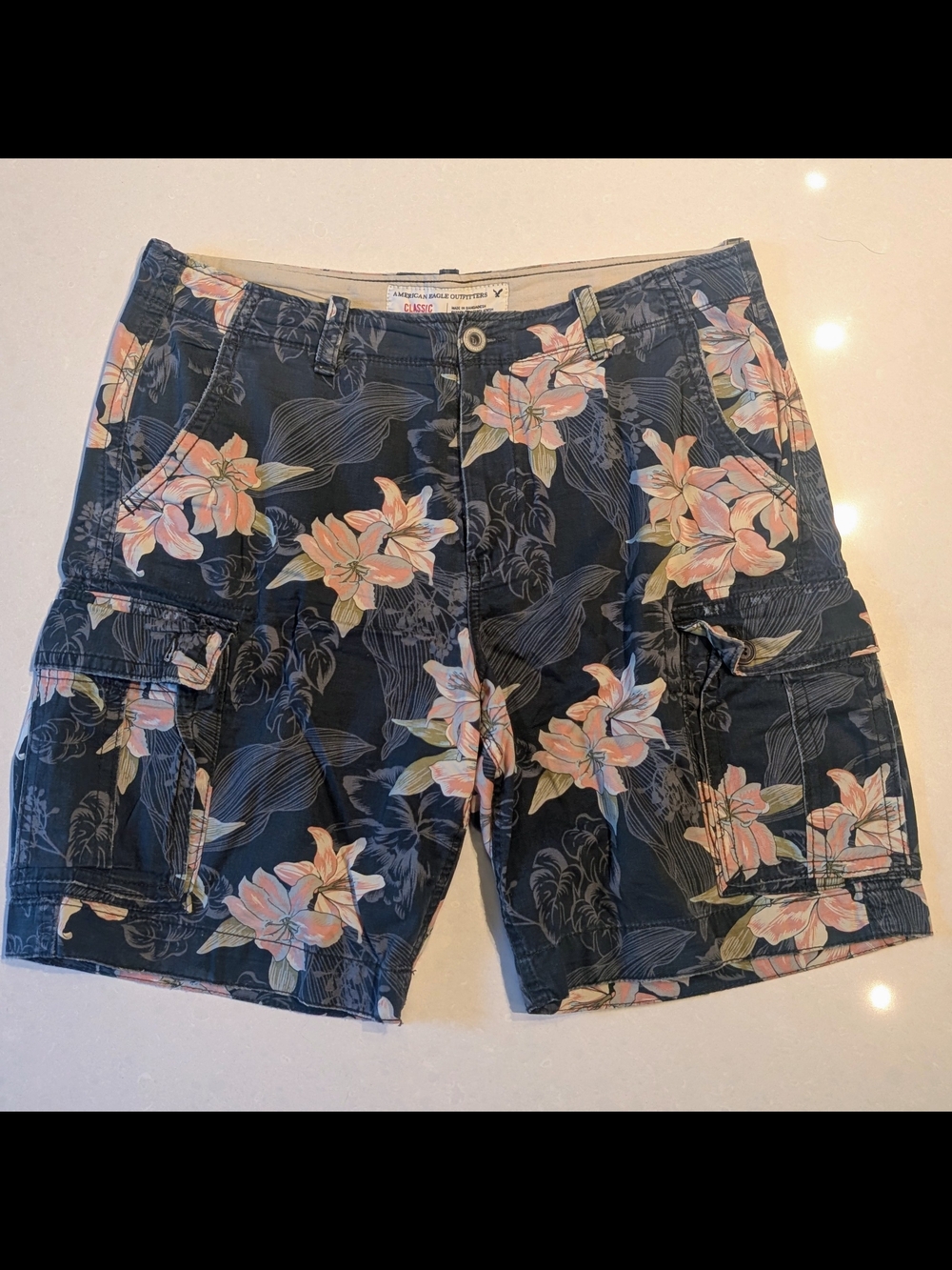 American Eagle Outfitters Men's 36 - Navy Cargo Shorts with Pink Floral
